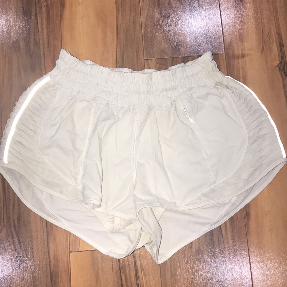 RARE LULU SHORTS